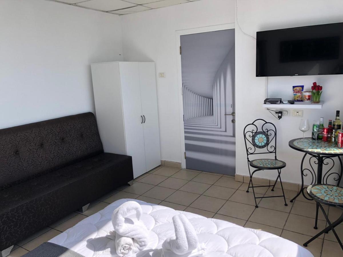 Sea Line Hotel From R&A Group 바트얌 외부 사진