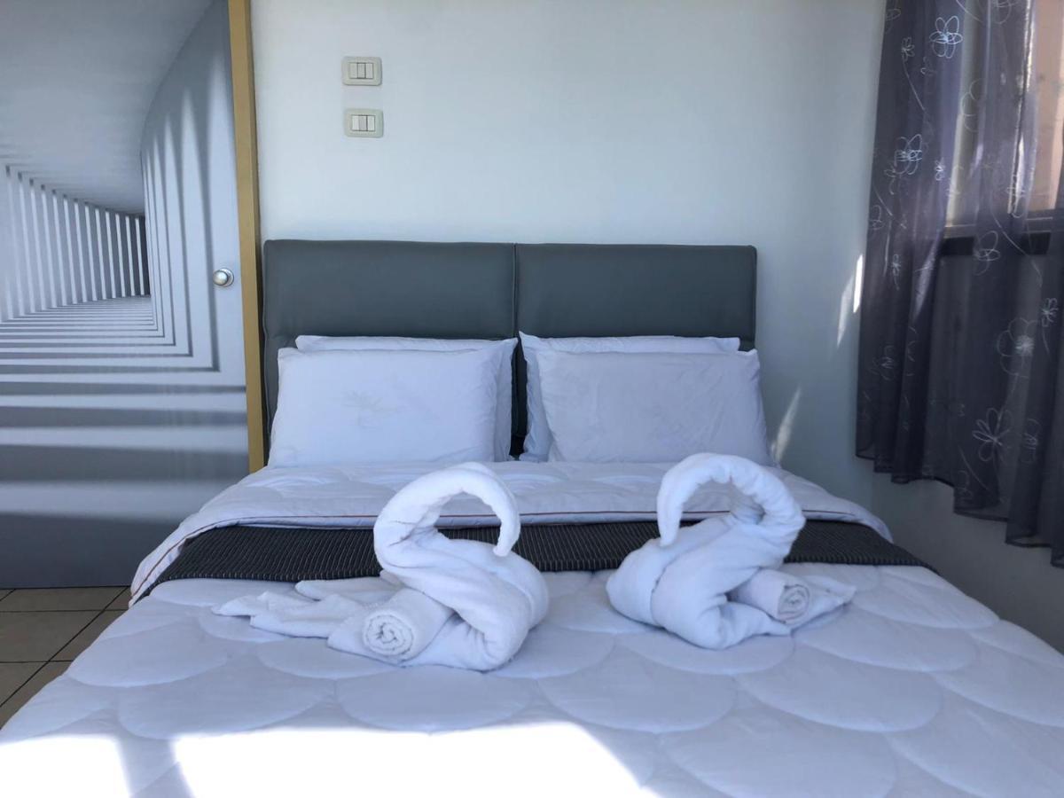 Sea Line Hotel From R&A Group 바트얌 외부 사진
