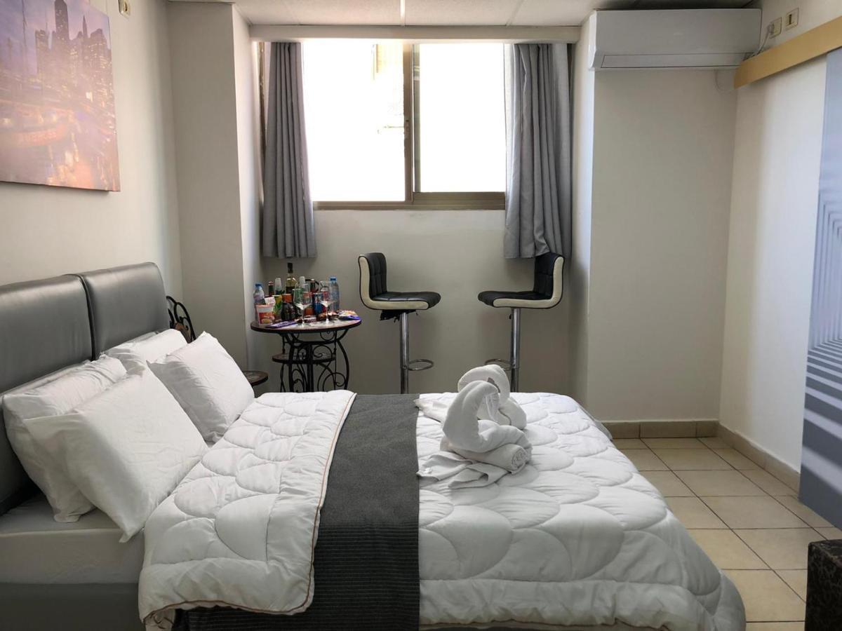 Sea Line Hotel From R&A Group 바트얌 외부 사진