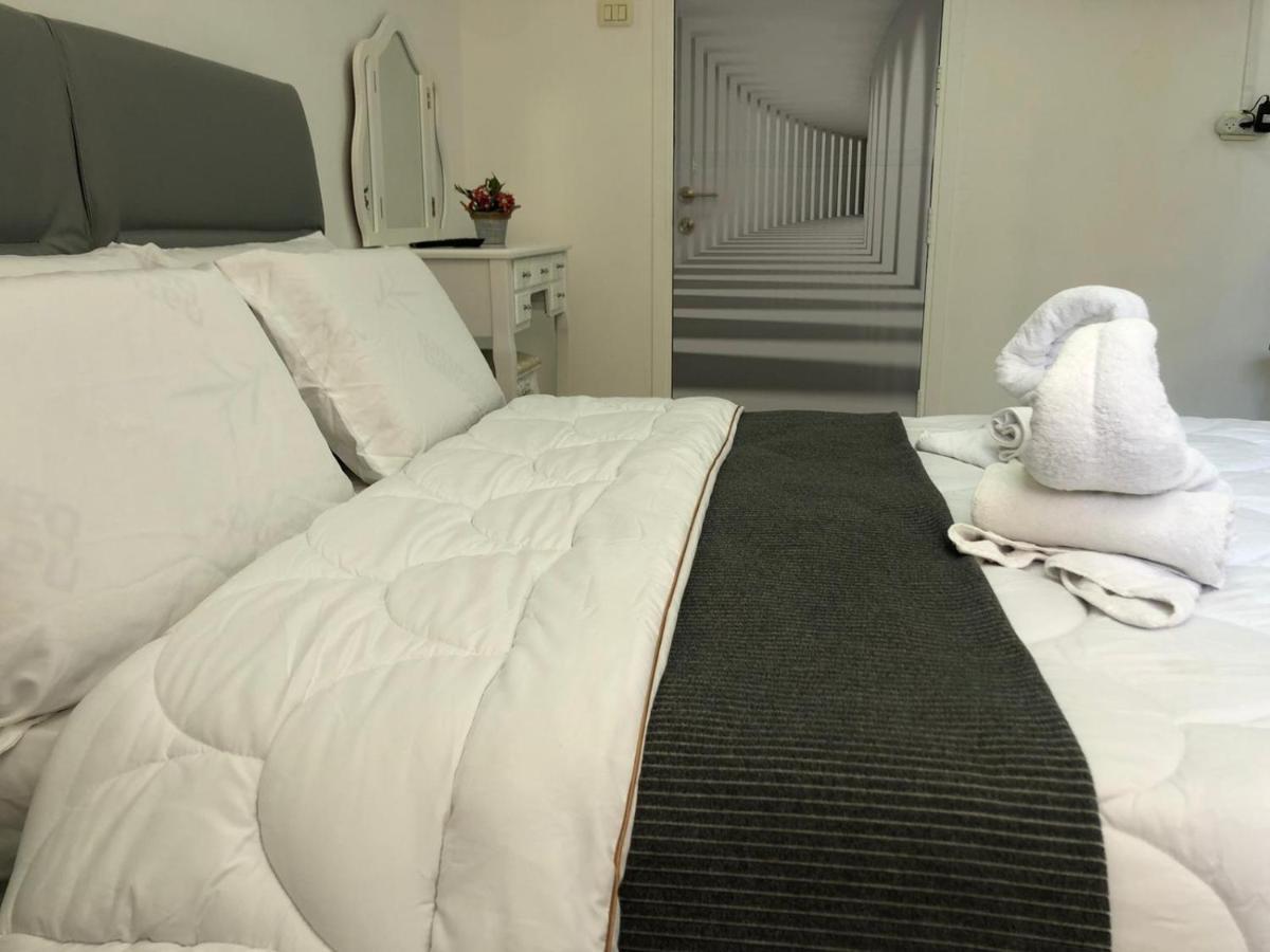 Sea Line Hotel From R&A Group 바트얌 외부 사진